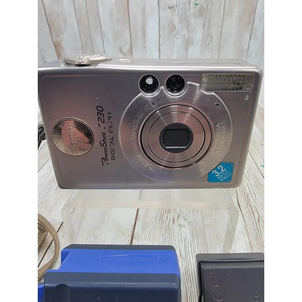Canon PowerShot S200 Digital ELPH Camera 2 Battery's & Charger
